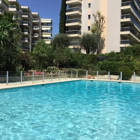 Apartment Sea View Flat - Pool, Terrace, Parking By Guestready