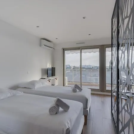 Sea View Flat - Pool, Terrace, Parking By Guestready