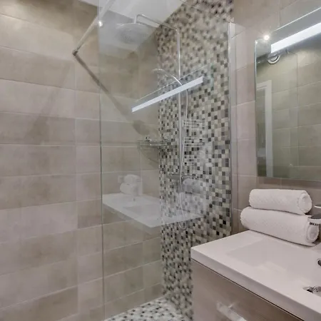 Apartment Sea View Flat - Pool, Terrace, Parking By Guestready Cannes
