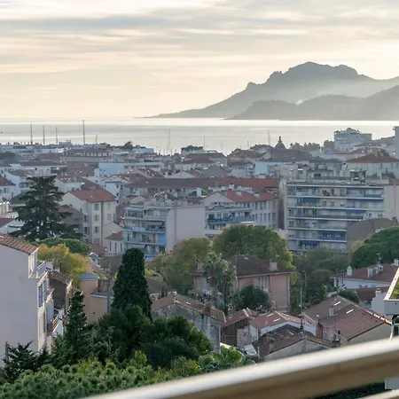 Sea View Flat - Pool, Terrace, Parking By Guestready Cannes